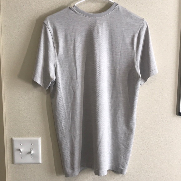 Metal vent tech surge shirt - Picture 2 of 5